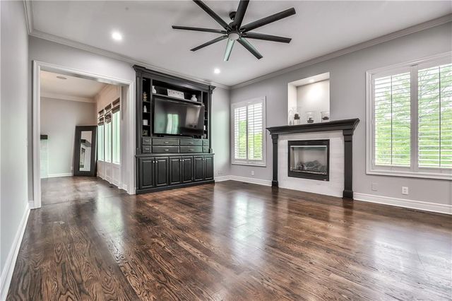 16620 Birch Street, Overland Park, KS 66085