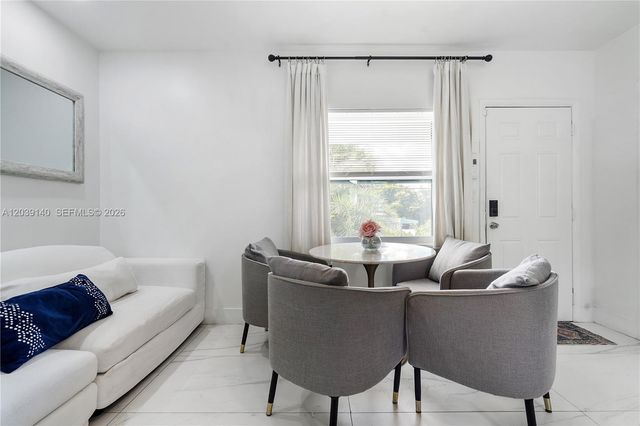 8270 NE 1st Place 4, Miami, FL 33138