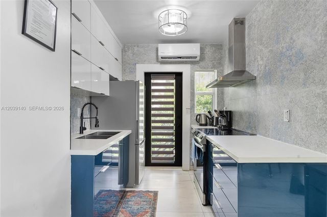 8270 NE 1st Place 4, Miami, FL 33138