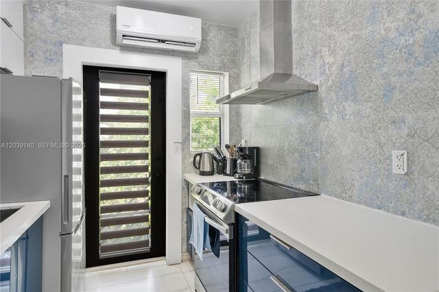 8270 NE 1st Place 4, Miami, FL 33138