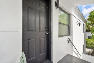 8270 NE 1st Place 4, Miami, FL 33138