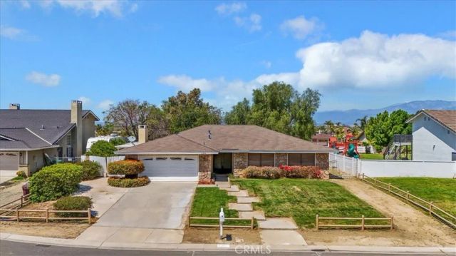 2386 Hialeah Circle, Norco, CA 92860
