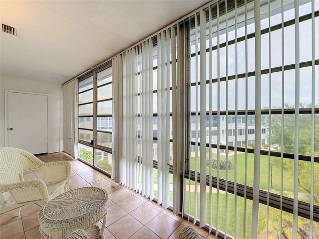 8101 113TH STREET 309, Seminole, FL 33772