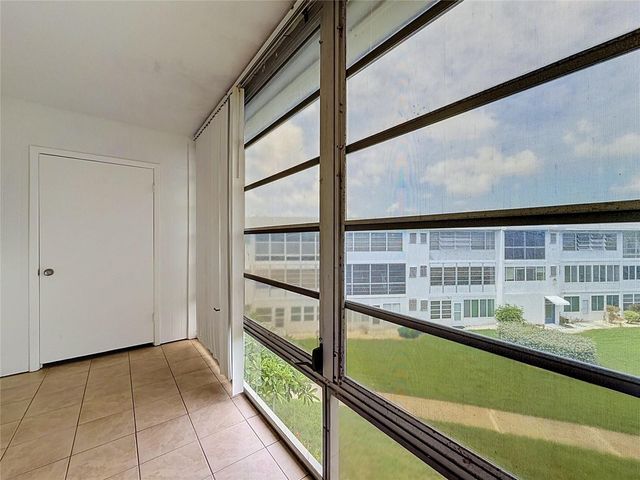 8101 113TH STREET 309, Seminole, FL 33772