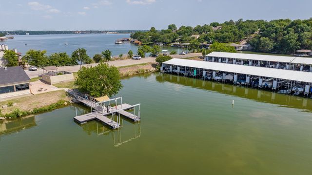 5001 Seminole Drive, De Cordova, TX 76049