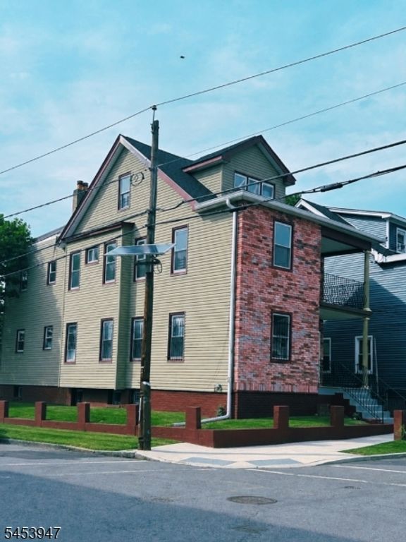 163 Dewey St, Newark City, NJ 07112 — photo 2