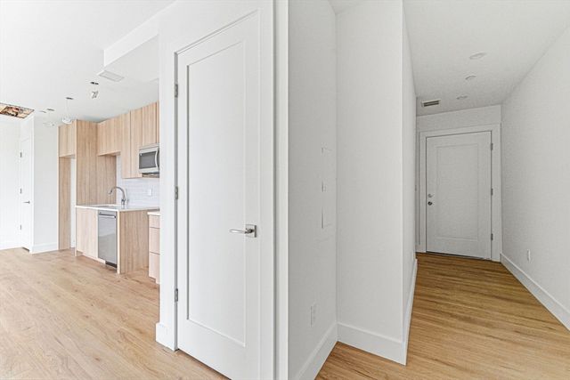 1035 Commonwealth Ave 609, Boston, MA 02215
