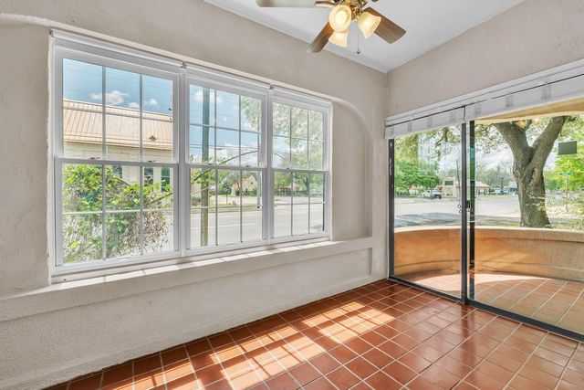 300 Mills ST, Smithville, TX 78957