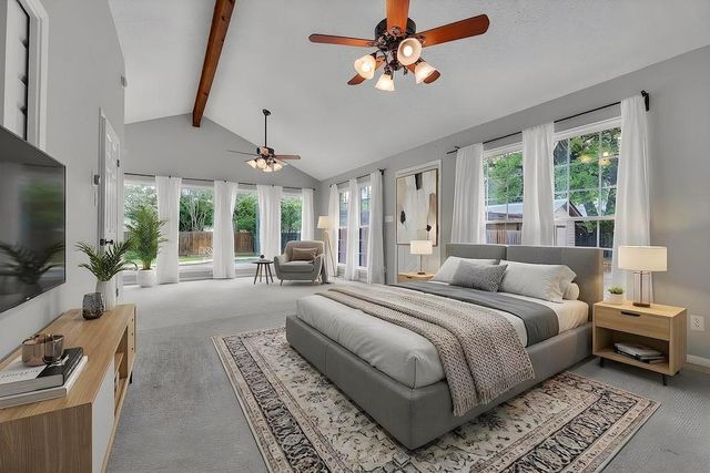 300 Mills ST, Smithville, TX 78957