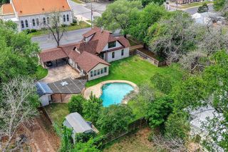 300 Mills ST, Smithville, TX 78957
