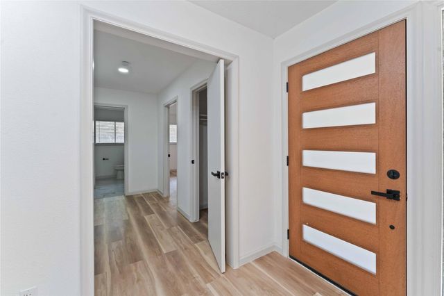 5722 W Bellfort Avenue, Houston, TX 77035