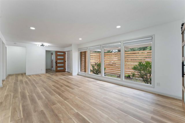 5722 W Bellfort Avenue, Houston, TX 77035