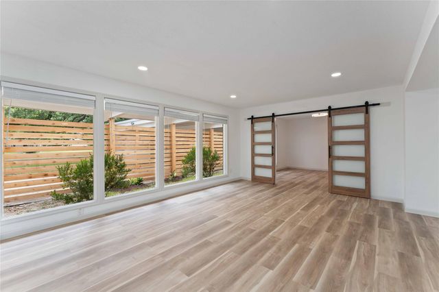 5722 W Bellfort Avenue, Houston, TX 77035