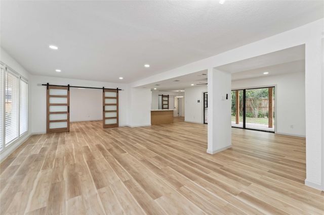 5722 W Bellfort Avenue, Houston, TX 77035