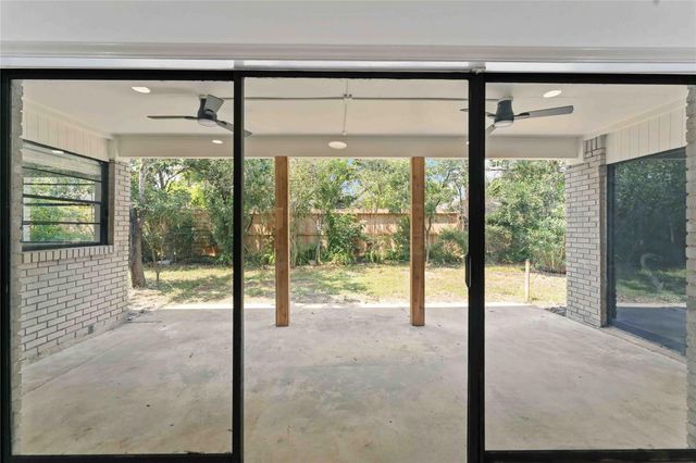 5722 W Bellfort Avenue, Houston, TX 77035