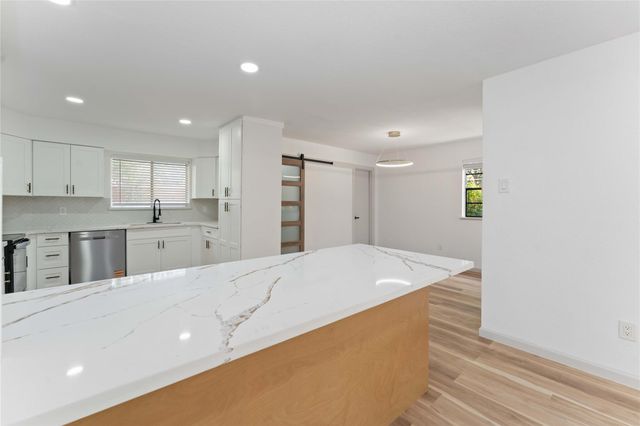 5722 W Bellfort Avenue, Houston, TX 77035