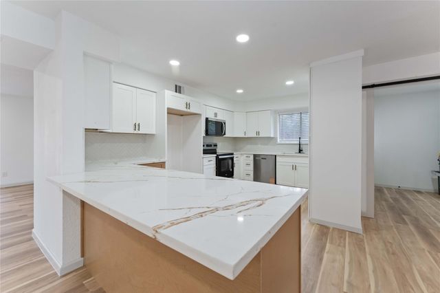 5722 W Bellfort Avenue, Houston, TX 77035