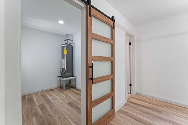 5722 W Bellfort Avenue, Houston, TX 77035