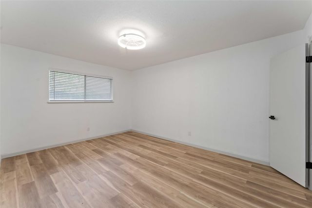 5722 W Bellfort Avenue, Houston, TX 77035