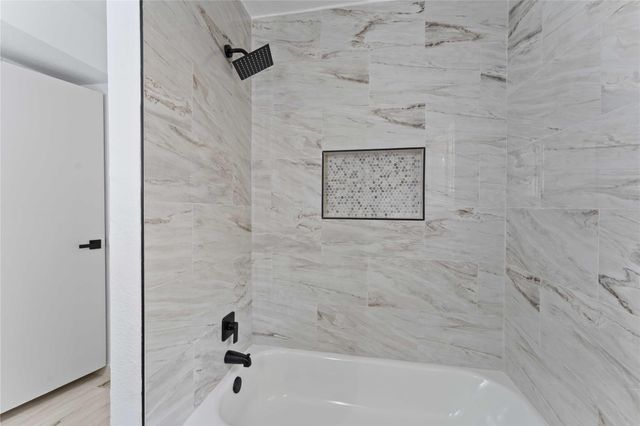 5722 W Bellfort Avenue, Houston, TX 77035