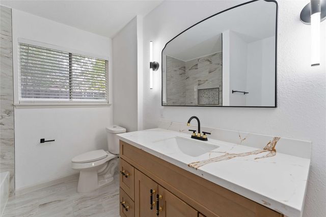 5722 W Bellfort Avenue, Houston, TX 77035