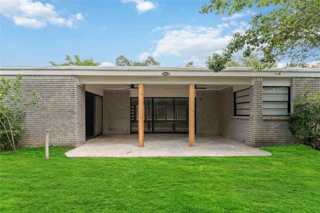 5722 W Bellfort Avenue, Houston, TX 77035