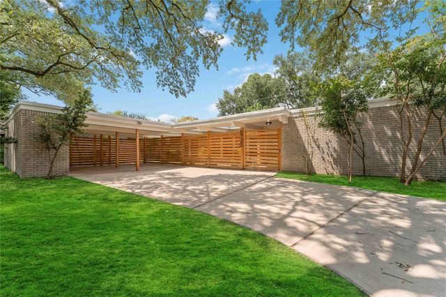 5722 W Bellfort Avenue, Houston, TX 77035