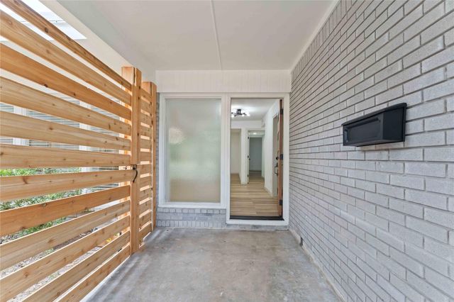 5722 W Bellfort Avenue, Houston, TX 77035