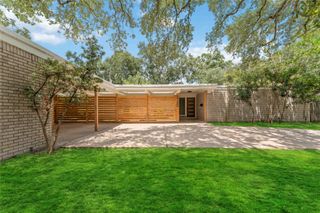 5722 W Bellfort Avenue, Houston, TX 77035