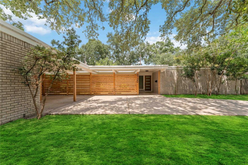 5722 W Bellfort Avenue, Houston, TX 77035