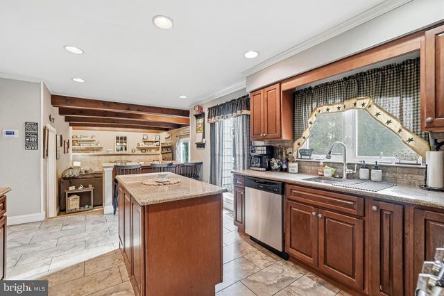 198 RAMBLEWOOD PKWY, Mount Laurel, NJ 08054