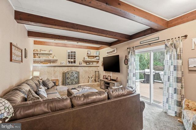 198 RAMBLEWOOD PKWY, Mount Laurel, NJ 08054