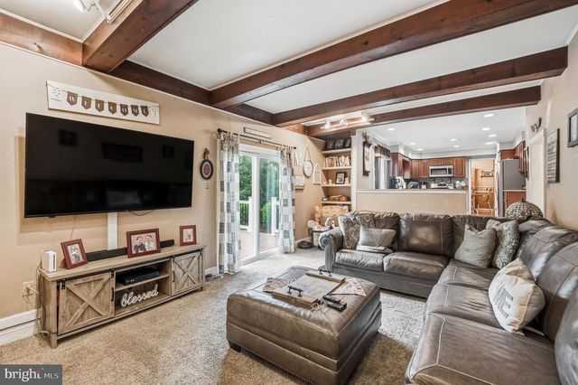 198 RAMBLEWOOD PKWY, Mount Laurel, NJ 08054