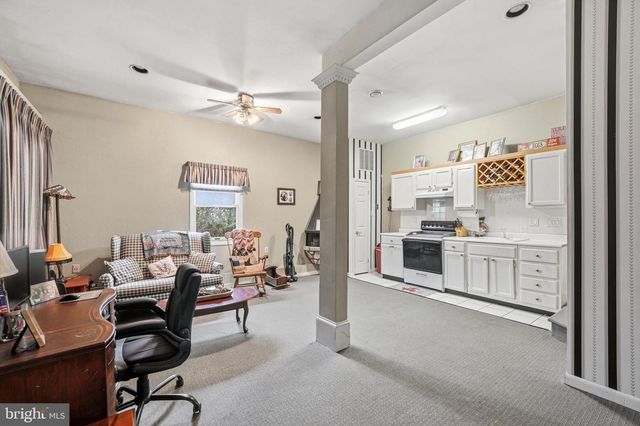 198 RAMBLEWOOD PKWY, Mount Laurel, NJ 08054