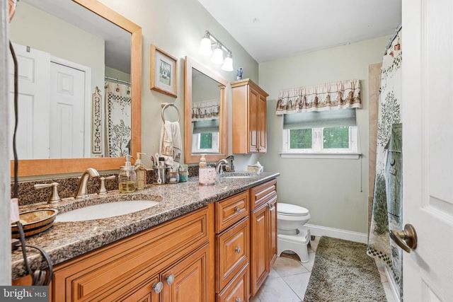 198 RAMBLEWOOD PKWY, Mount Laurel, NJ 08054