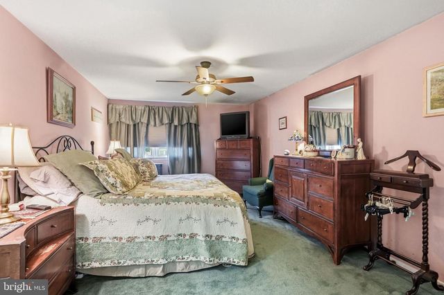 198 RAMBLEWOOD PKWY, Mount Laurel, NJ 08054