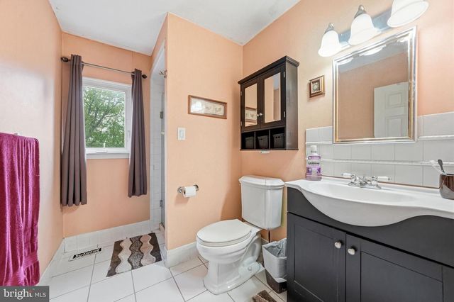 198 RAMBLEWOOD PKWY, Mount Laurel, NJ 08054