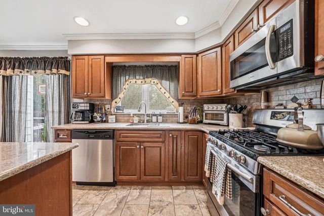 198 RAMBLEWOOD PKWY, Mount Laurel, NJ 08054