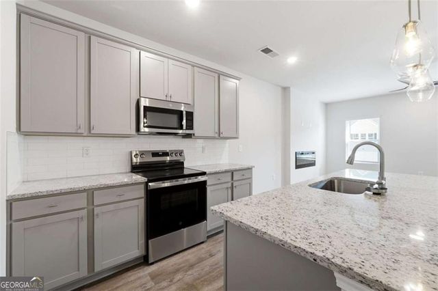 3639 PARKWAY JAMES Drive, Snellville, GA 30039