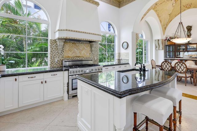 317 Old Jupiter Beach Road, Jupiter, FL 33477