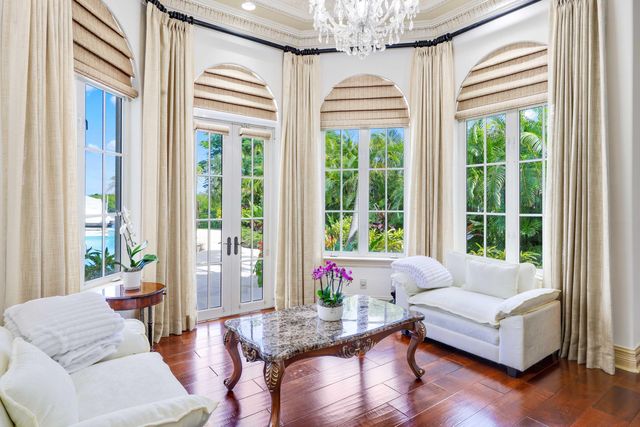 317 Old Jupiter Beach Road, Jupiter, FL 33477