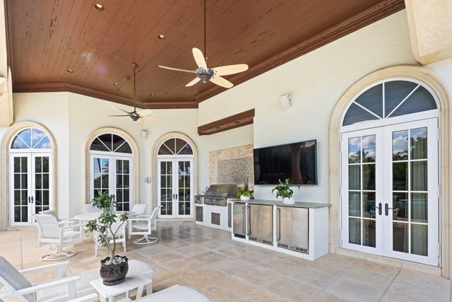 317 Old Jupiter Beach Road, Jupiter, FL 33477