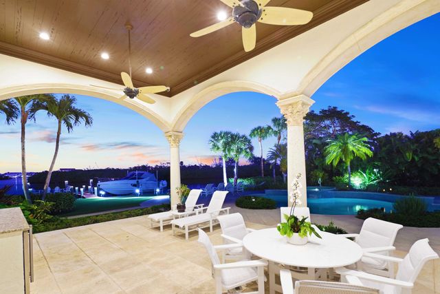 317 Old Jupiter Beach Road, Jupiter, FL 33477