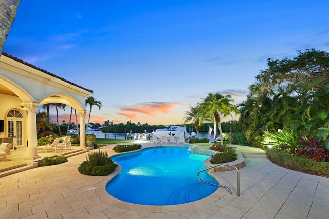 317 Old Jupiter Beach Road, Jupiter, FL 33477