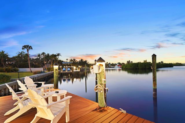 317 Old Jupiter Beach Road, Jupiter, FL 33477