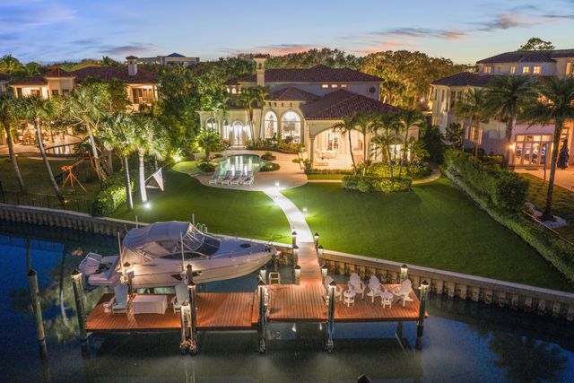 317 Old Jupiter Beach Road, Jupiter, FL 33477