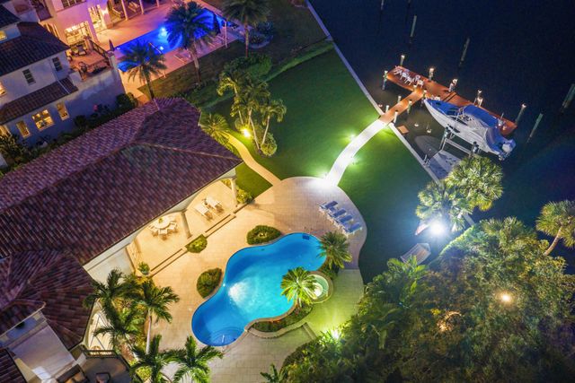 317 Old Jupiter Beach Road, Jupiter, FL 33477