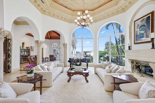 317 Old Jupiter Beach Road, Jupiter, FL 33477