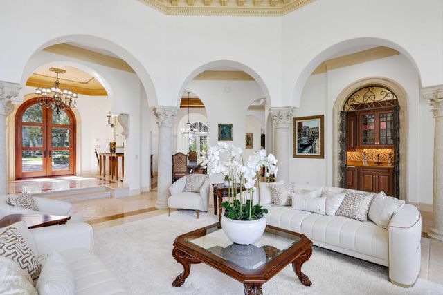 317 Old Jupiter Beach Road, Jupiter, FL 33477