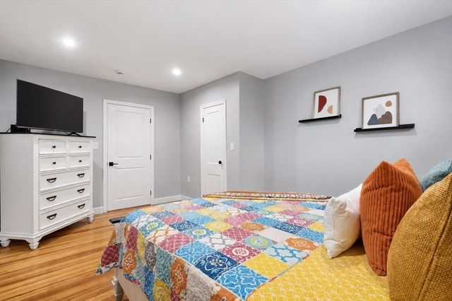 5 Bradford Terr, Saugus, MA 01906